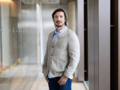 Robinhood embraces copy trading after warning competitors about regulatory risks