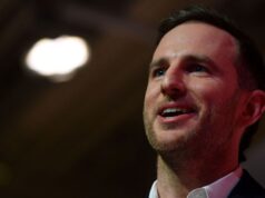 What Is That Mysterious Metallic Device US Chief Design Officer Joe Gebbia Is Using?