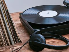 Where to Shop for Vinyl Records Online (2026): Discogs, Bandcamp, Ebay