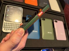 Clicks shows off its BlackBerry-inspired phone in a new hands-on video