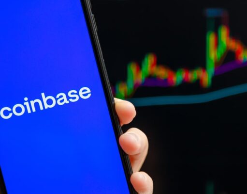 Bitcoin Faces Institutional Demand Shortfall as Coinbase-Binance Gap Flashes Warning