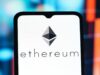Ethereum Drags Altcoins Below $880B as 22% Weekly Slide Shakes Trader Confidence