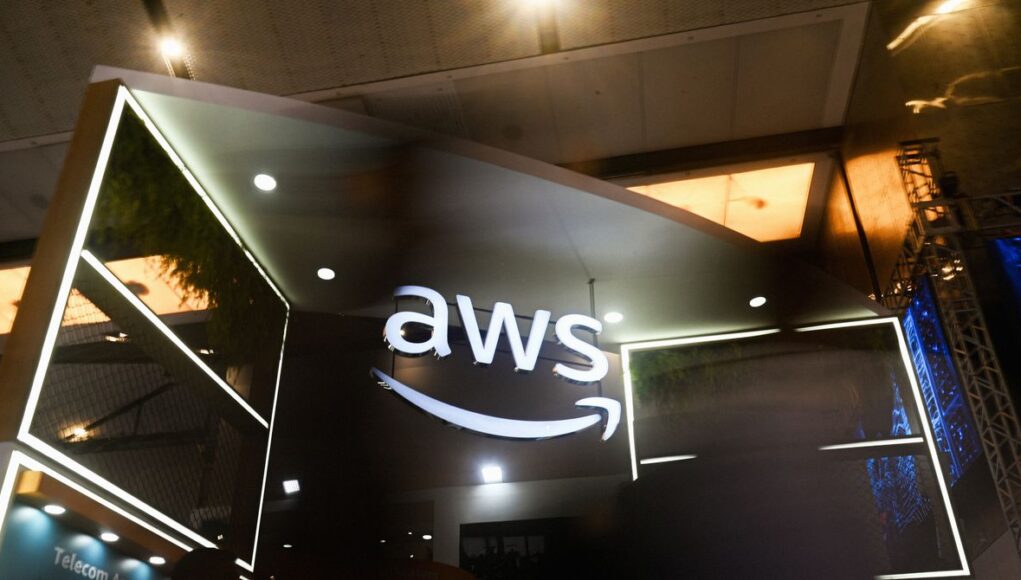 AWS-Billing-Glitch-Business-2240015205.jpg