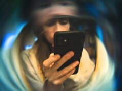 All the Ways You Can Make Reading on Your Phone Easier