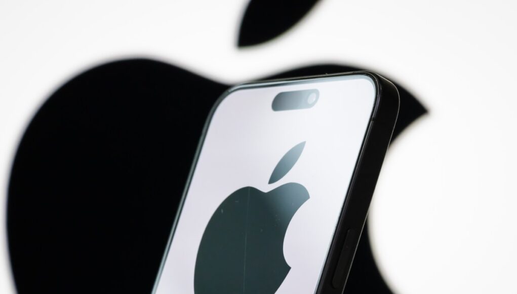 apple-on-phone.jpg