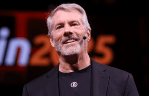 Saylor Reports Zero Bitcoin Buys as Strategy’s Cash Reserve Hits $3 Billion