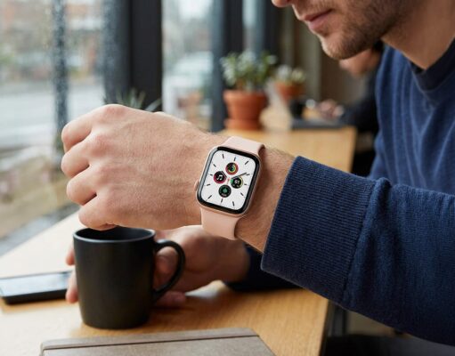 This Refurbished Apple Watch SE Just Dropped to $89.99