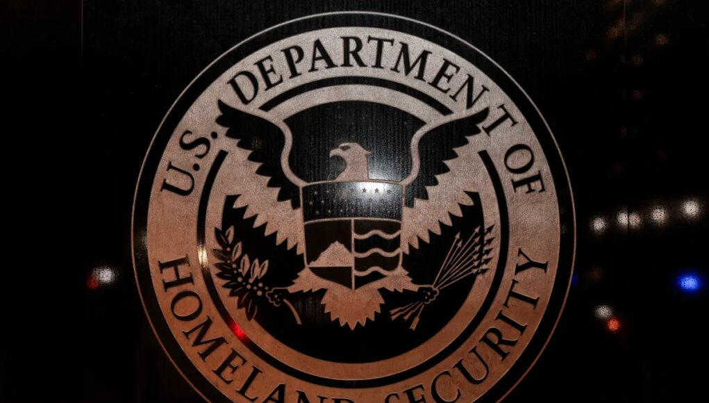 dhs-2255143488.jpg